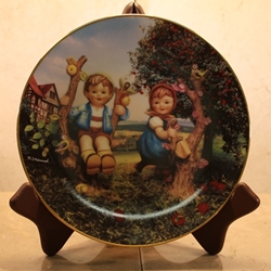 Danbury Mint, M I Hummel Plate ~ Apple Tree Boy & Girl