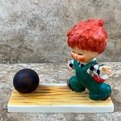 Goebel Figurine, Charlot Byj Red Head Series, BYJ 1 Strike, Tmk 5, Type 1