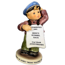 Hummel 2153 Big Announcement, Heinis Hummel House Oktoberfest 2003, Special Event Figurine, First Issue 2003, Tmk 8, Wanted