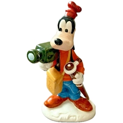 17--227-17, M.I. Hummel Figurines / Disney Figurine, Goofy Photographer, Tmk 6