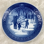 Royal Copenhagen Christmas Plate, 1979 Choosing the Christmas Tree