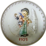 M.I. Hummel 268 Little Fiddlers 1975 Annual Plate, Never Issued!