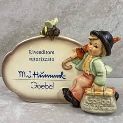 M.I. Hummel 900 Merry Wanderer, Plaque, Italian Language, Tmk 8