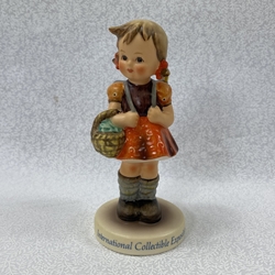 M.I. Hummel 81 2/0 School Girl, International Collectible Exposition, Tmk 7