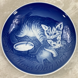 Bing & Grondahl Mother's Day Plate, 1971 Cat & Kittens