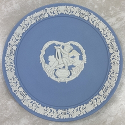 Wedgwood, Valentines Day Plate, 1998 "Cupid Playing His Lyre"