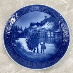 Royal Copenhagen Christmas Plate, 1980 Bringing home the Christmas Tree