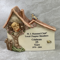 M.I. Hummel 822 Hummelnest, Local Chapter Members Celebrate 25 Years, Black, Tmk 8